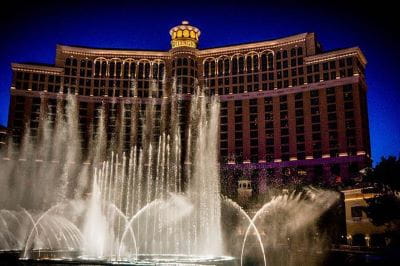 MGM´s Bellagio in Las Vegas bei Nacht.