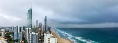 Gold Coast mit seinen berühmten Hochhäusern.